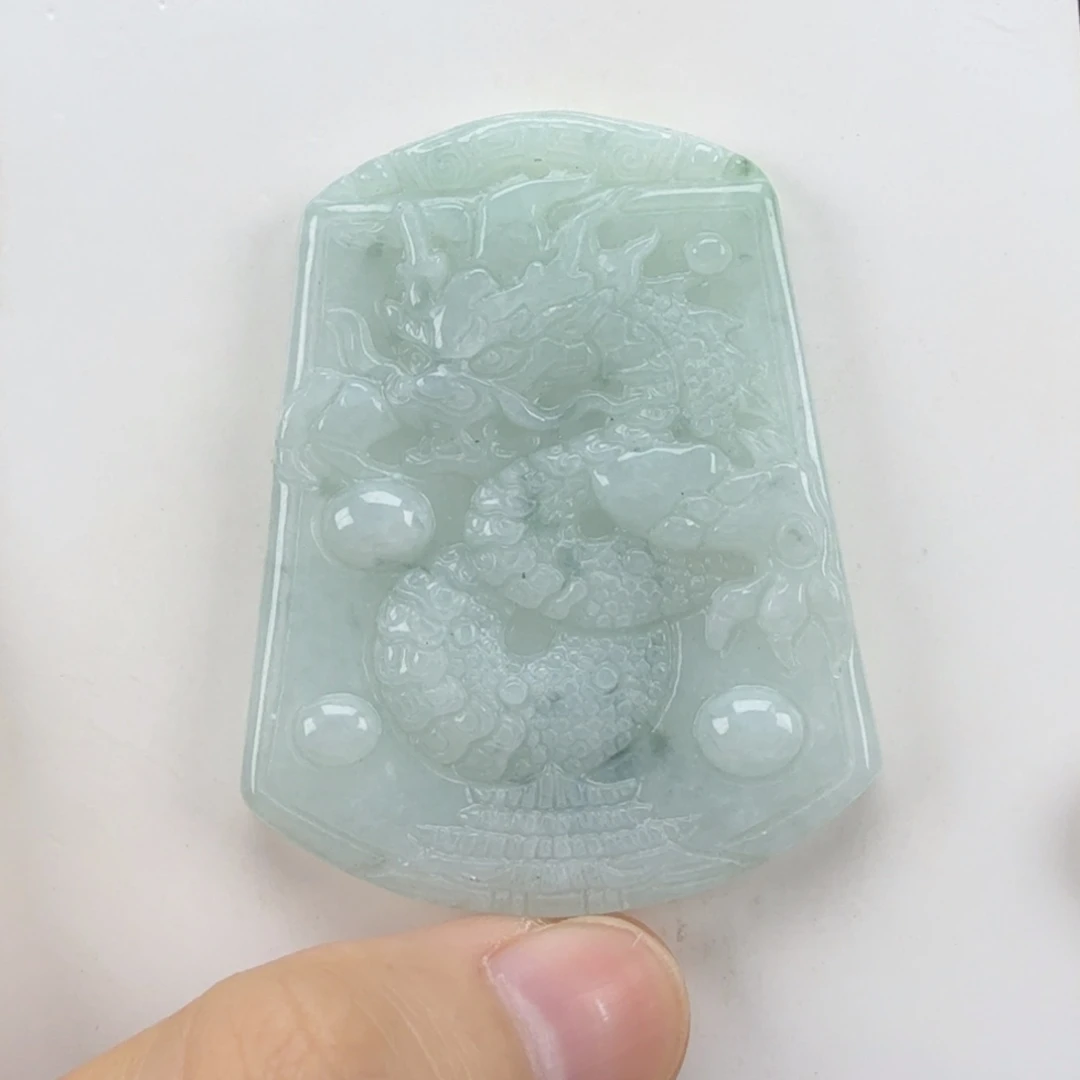 翡翠挂件未镶嵌翡翠