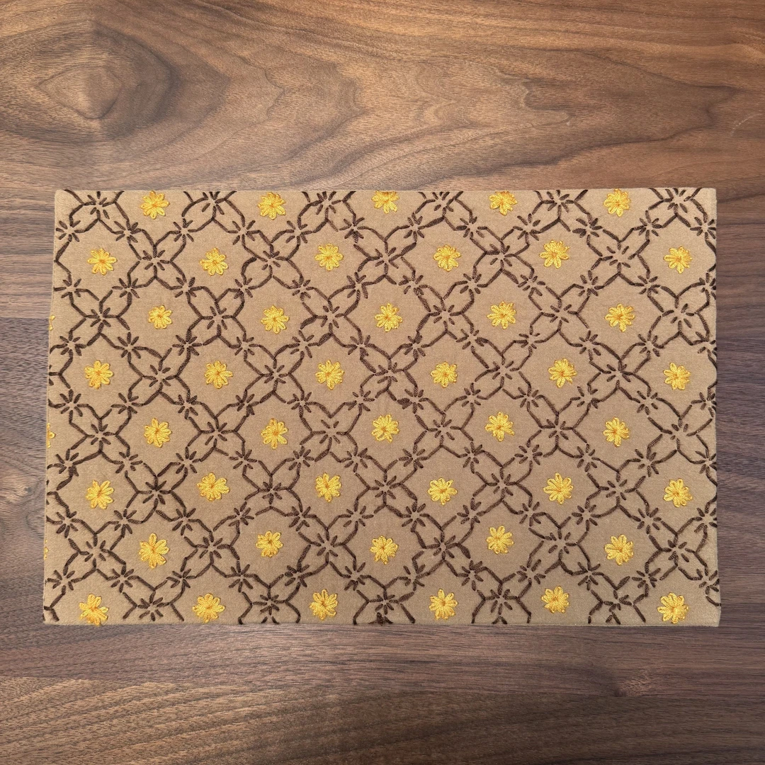 基础八瓣小花｜植物染｜37.5*24.5 ｜手工刺绣茶席｜知己刺子绣