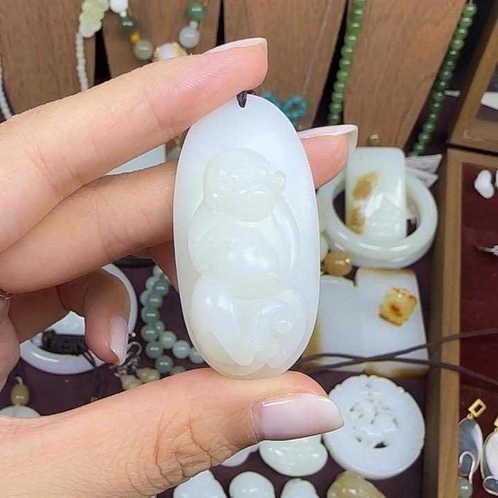颈饰未镶嵌和田玉