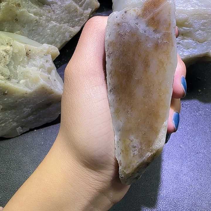 未镶嵌和田玉（糖玉）珠宝半成品