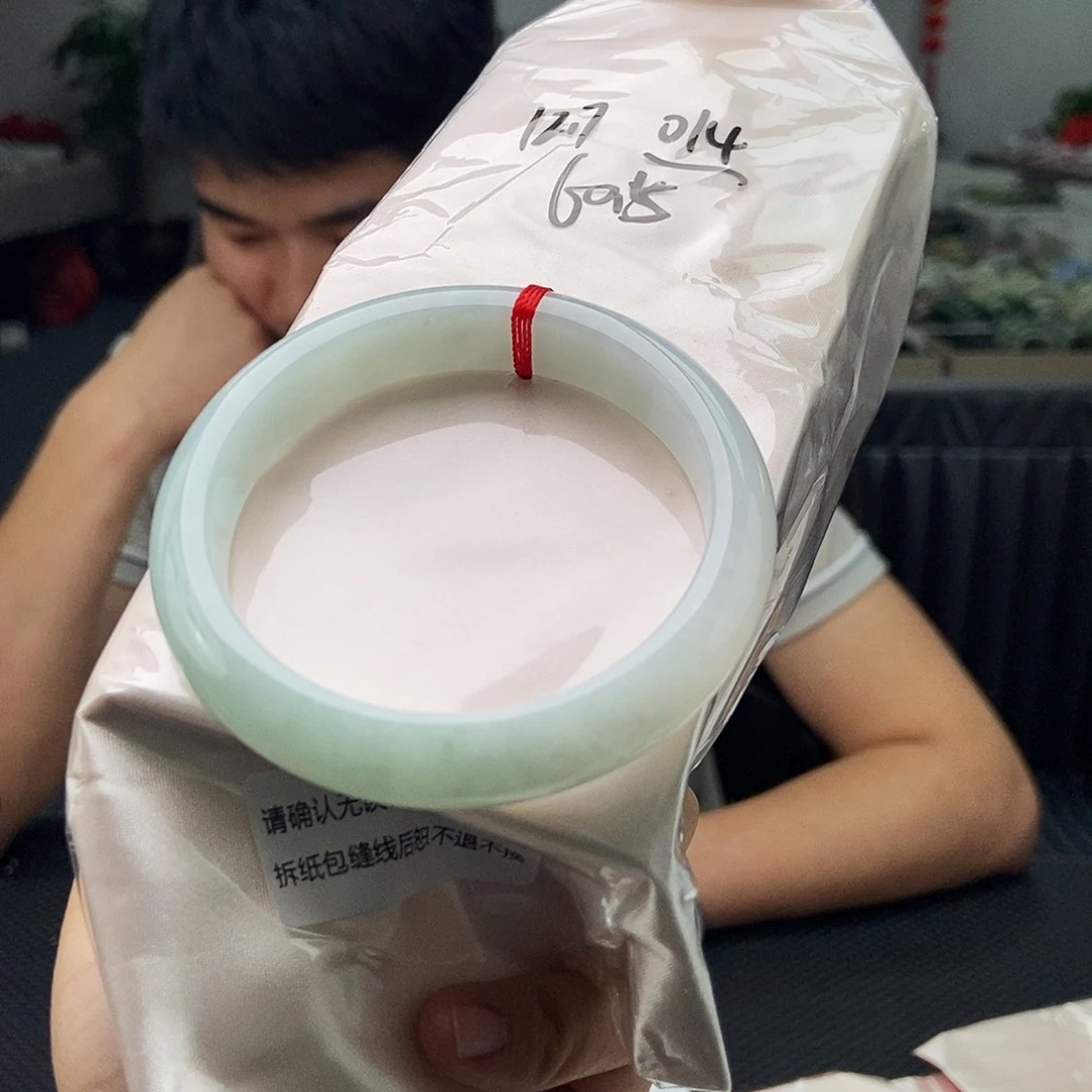 翡翠手镯未镶嵌拍一发一