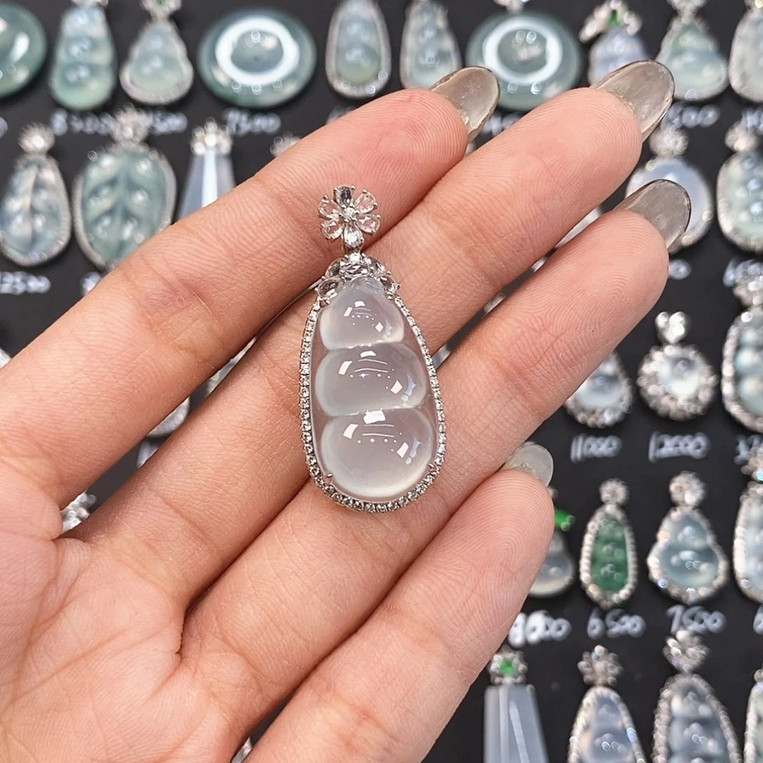 颈饰18K金镶嵌翡翠天然缅甸A货翡翠福豆