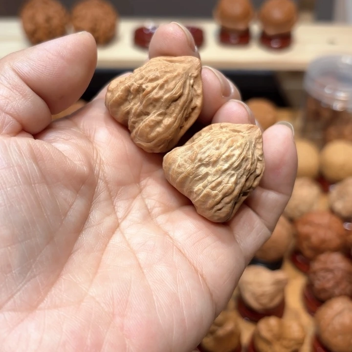 群***帅文玩核桃吊坠云朵450