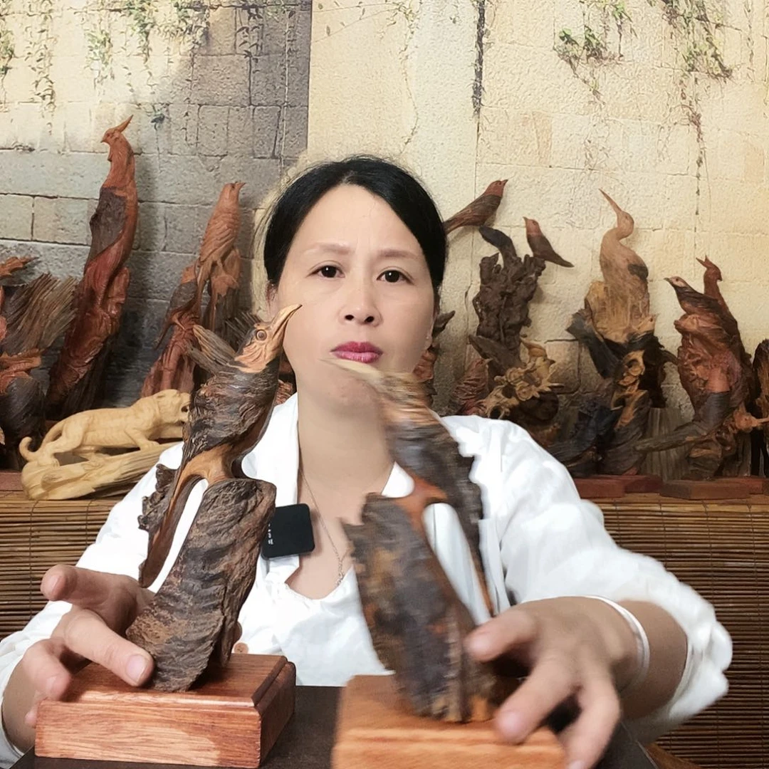 松木朱琥珀木随行巧雕