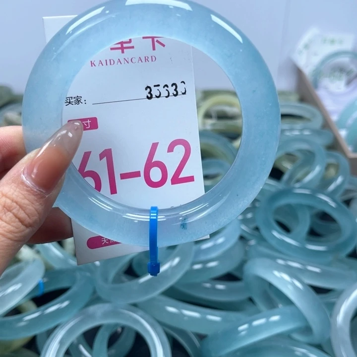 石英岩玉手镯未镶嵌