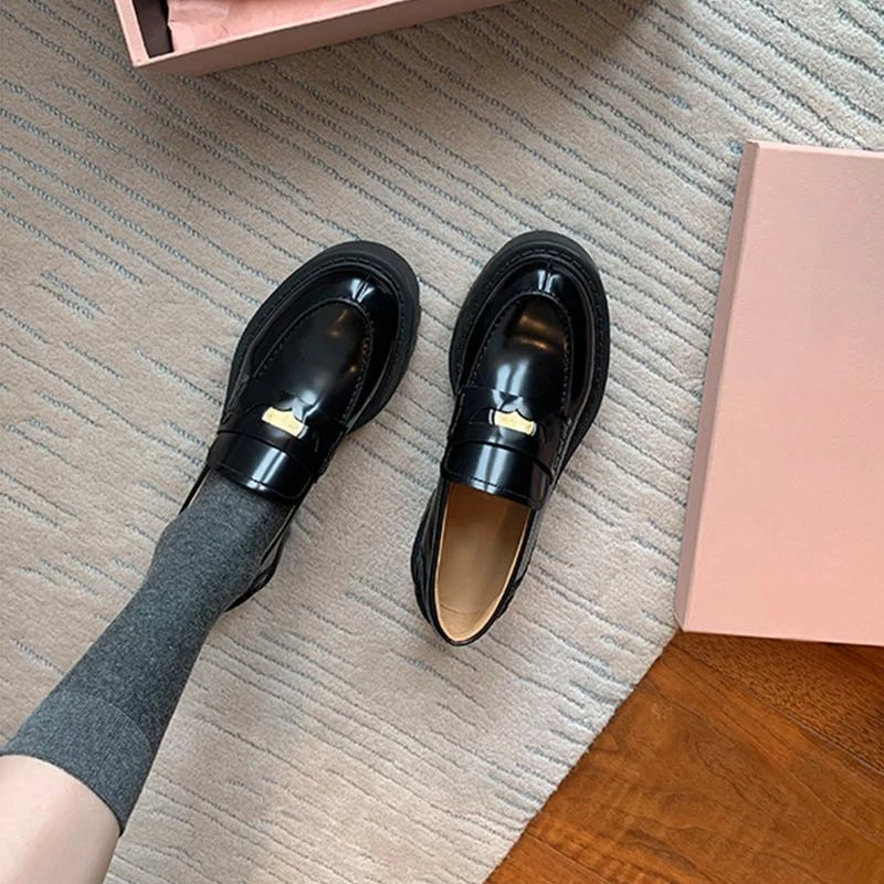 牛皮版小金币圆头皮鞋圆头单鞋女百搭粗跟厚底一脚蹬乐福鞋