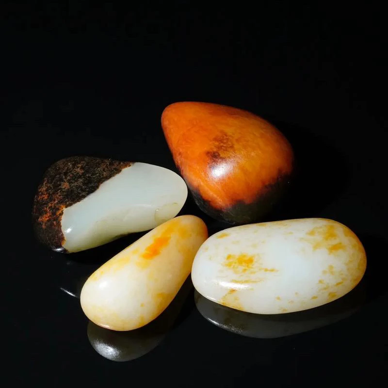 新疆和田玉原石手把，一物一拍，仅部分展示。