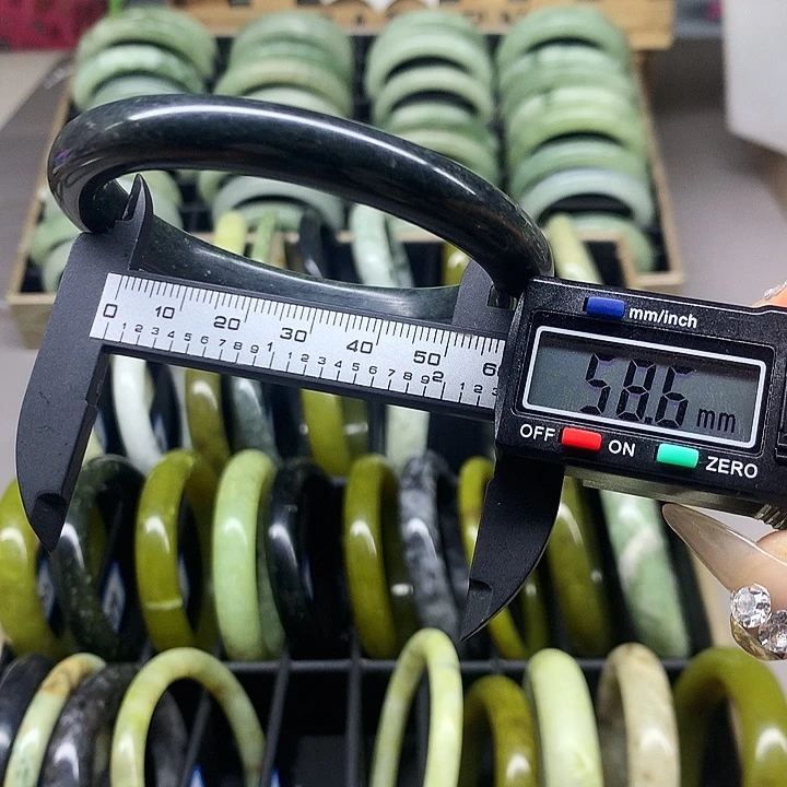 未镶嵌蛇纹石玉手镯206