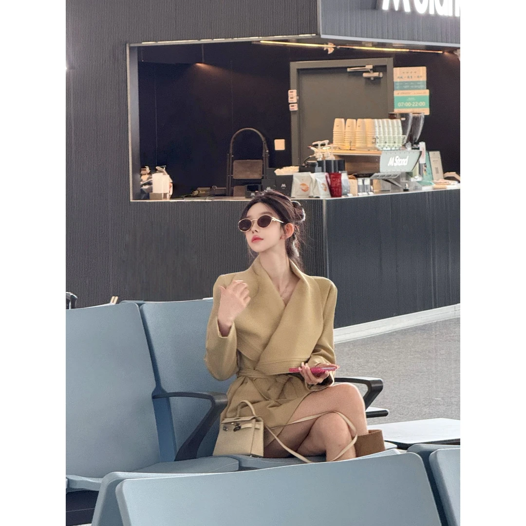 卡其色短款风衣外套女2025年春秋新款高级感宽松大翻领小个子大衣