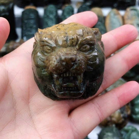 未镶嵌岫岩河磨玉（透闪石质玉）把件