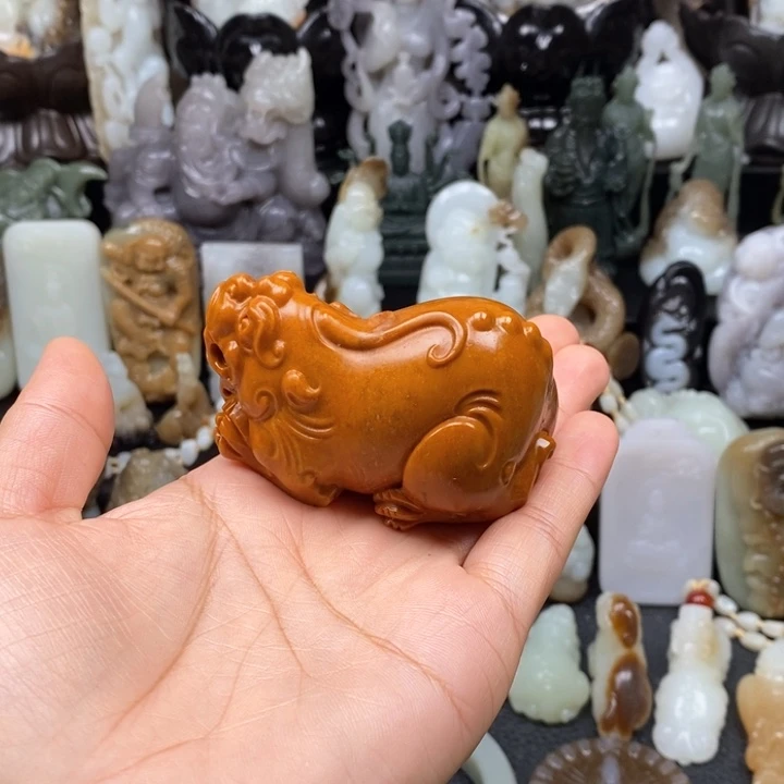 和田玉颈饰未镶嵌岁**梭