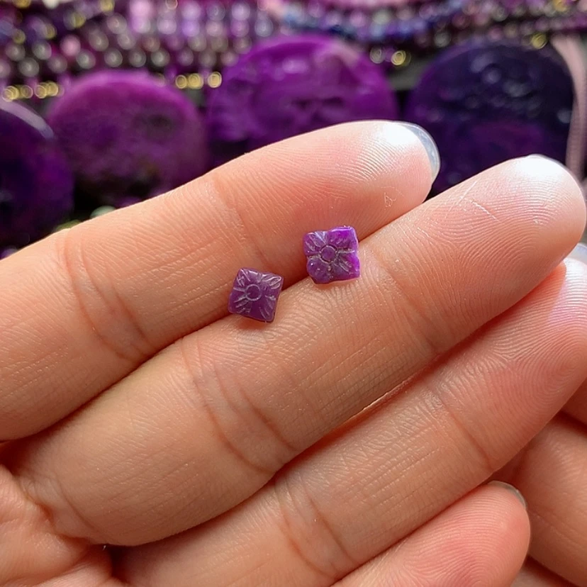 【闪购商品】银S925镶嵌苏纪石（舒俱来）耳钉