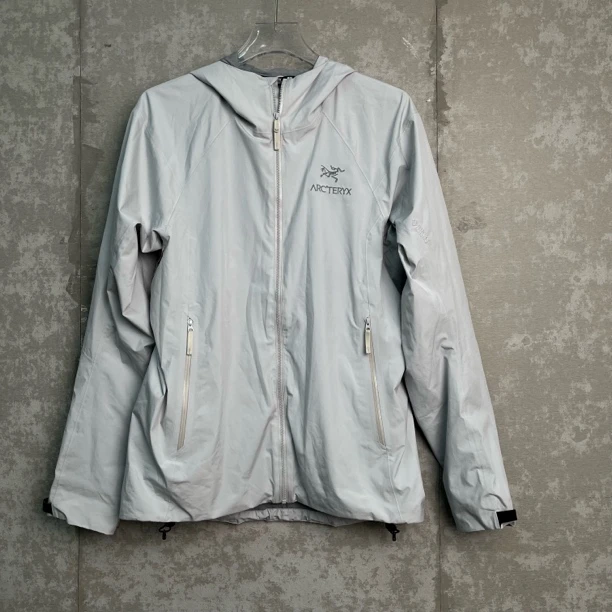 未使用 WE11 DONE M*1/始祖鸟灰白色软壳冲锋衣/16265