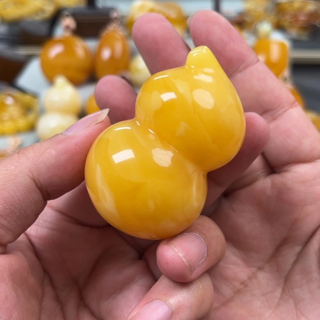 蜜蜡未镶嵌珠宝奇石