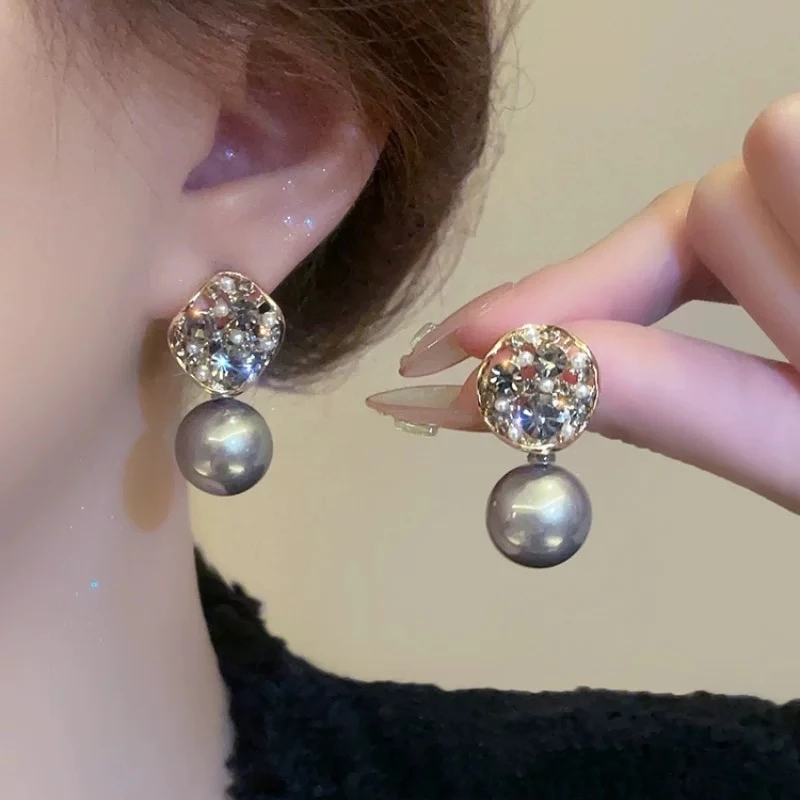 轻奢高级感仿珍珠耳环2025新款小众设计耳钉时尚气质防过敏耳饰品
