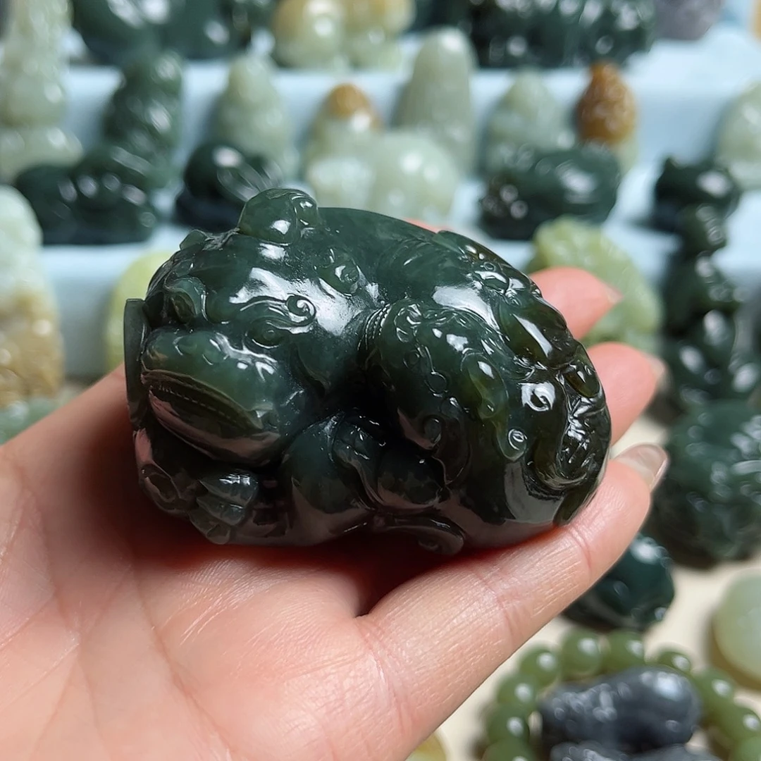 和田玉未镶嵌把件