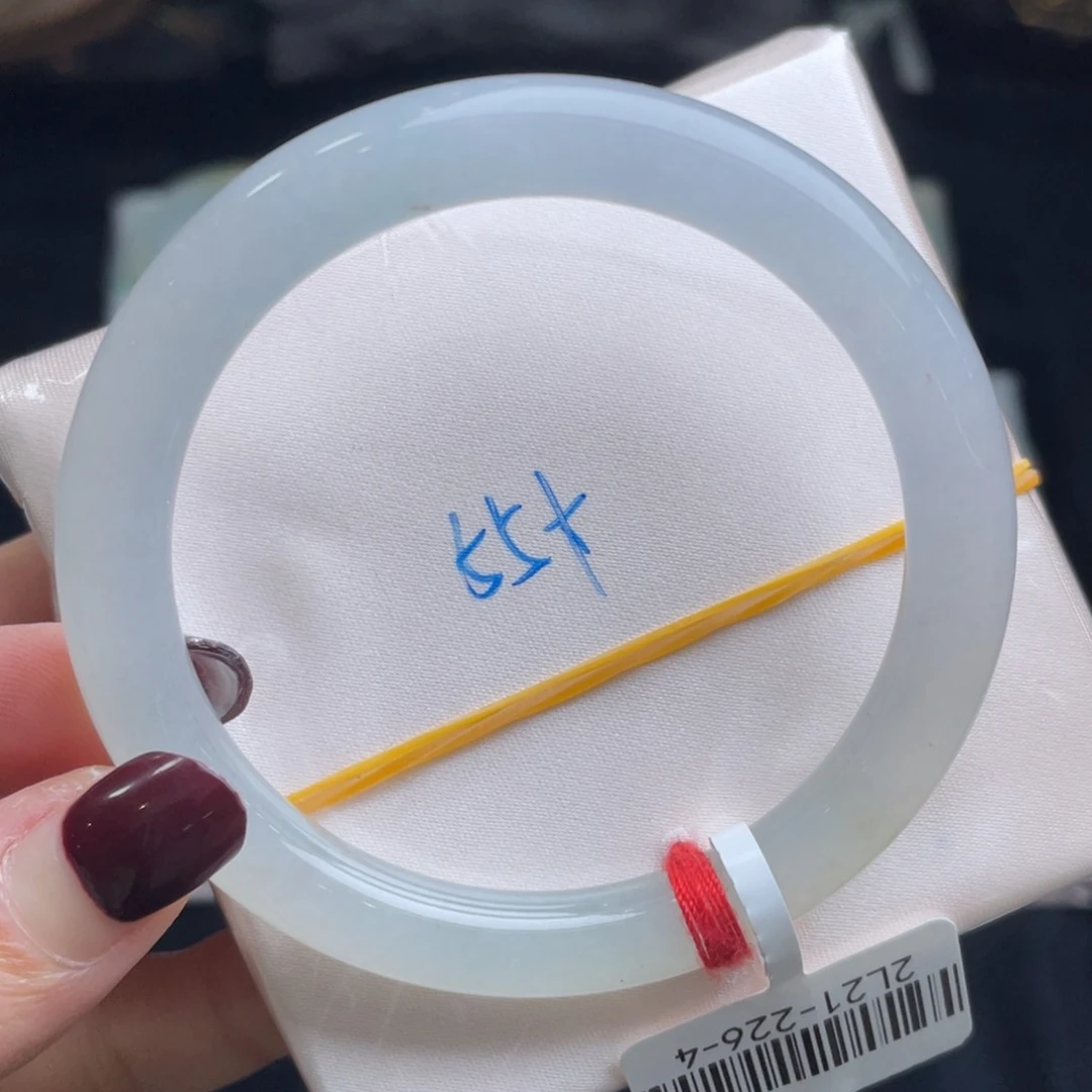 翡翠手镯未镶嵌翡翠手镯