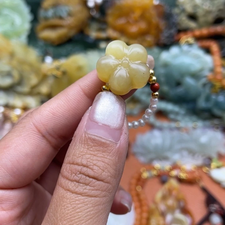 蛇纹石玉合金吊坠