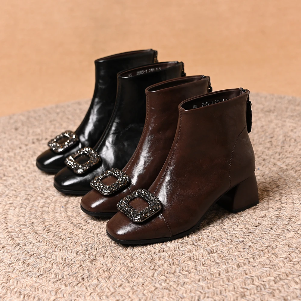 法式水钻方扣小短靴女2025秋冬新款气质百搭方头后拉链中跟时装靴