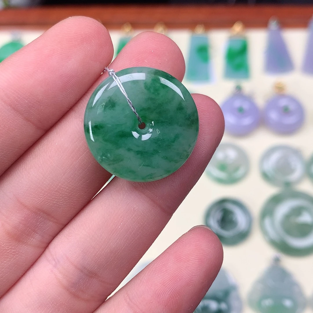 翡翠未镶嵌颈饰吊坠