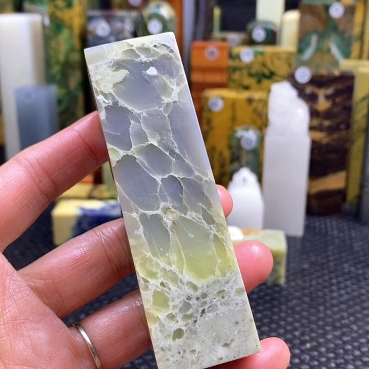 江西石孙*娘青田石印章石