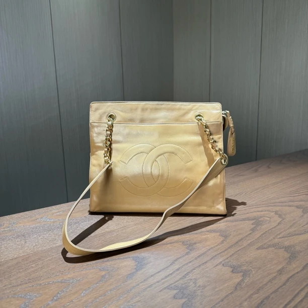 99新 Chanel/香奈儿 双C奶茶色羊皮托特包 4开 尺寸31x24
