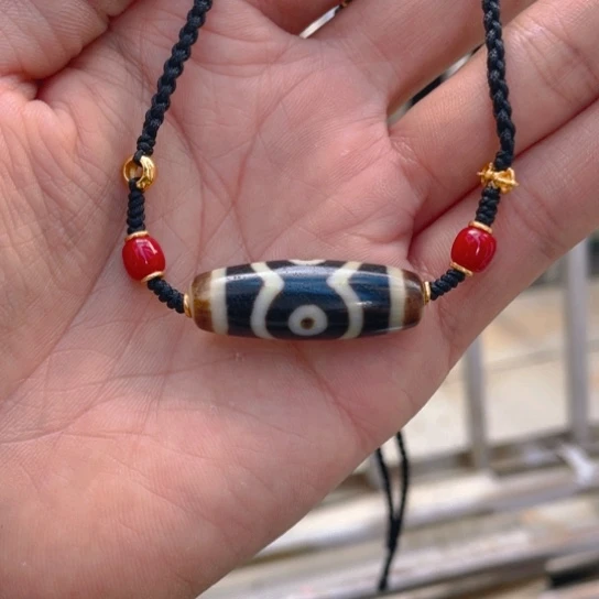 莫***生未镶嵌颈饰玛瑙/玉髓