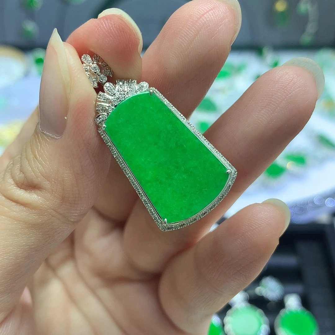 吊坠(不含链)18K金镶嵌翡翠