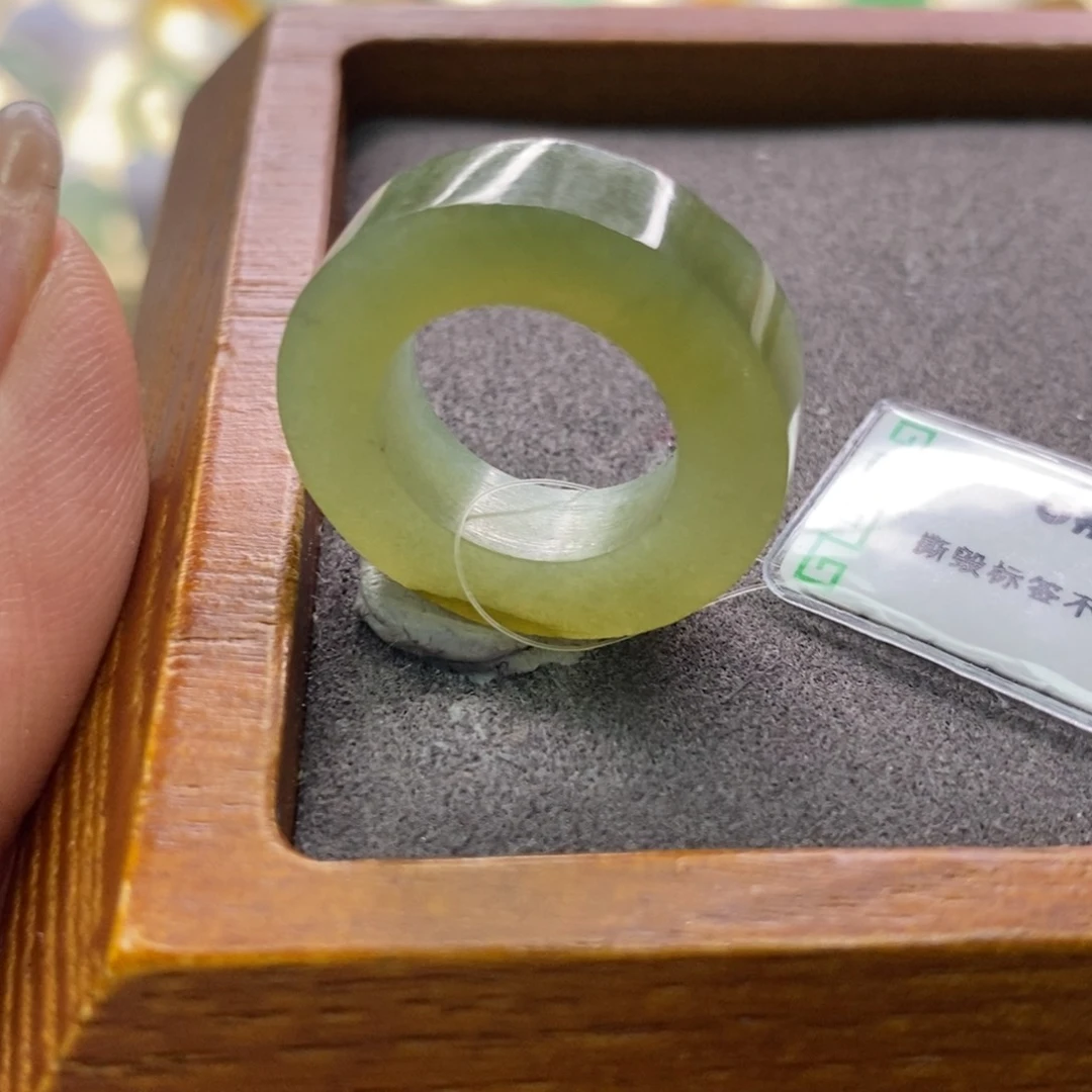 定制翡翠未镶嵌有纹