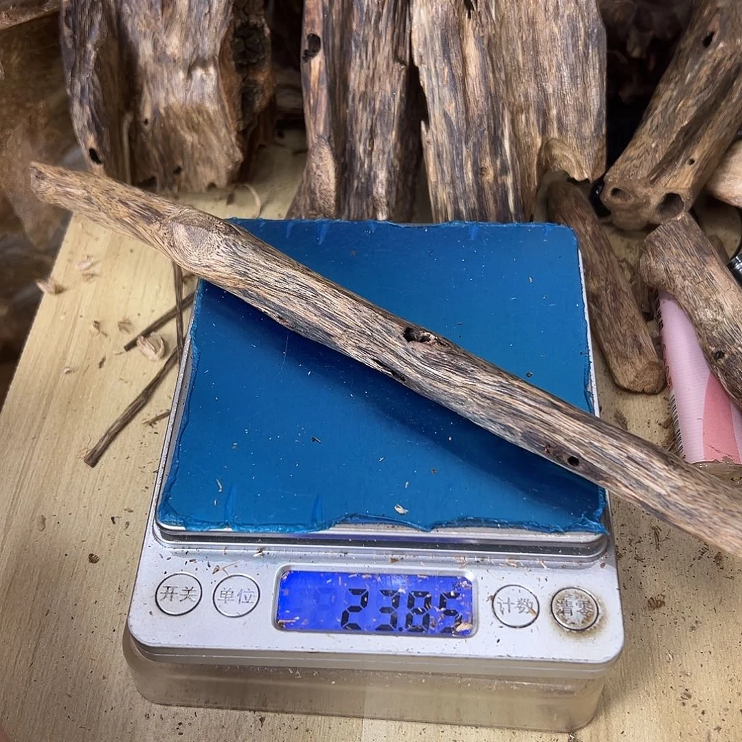 香料绿奇楠虫漏23克白棋 天然虫