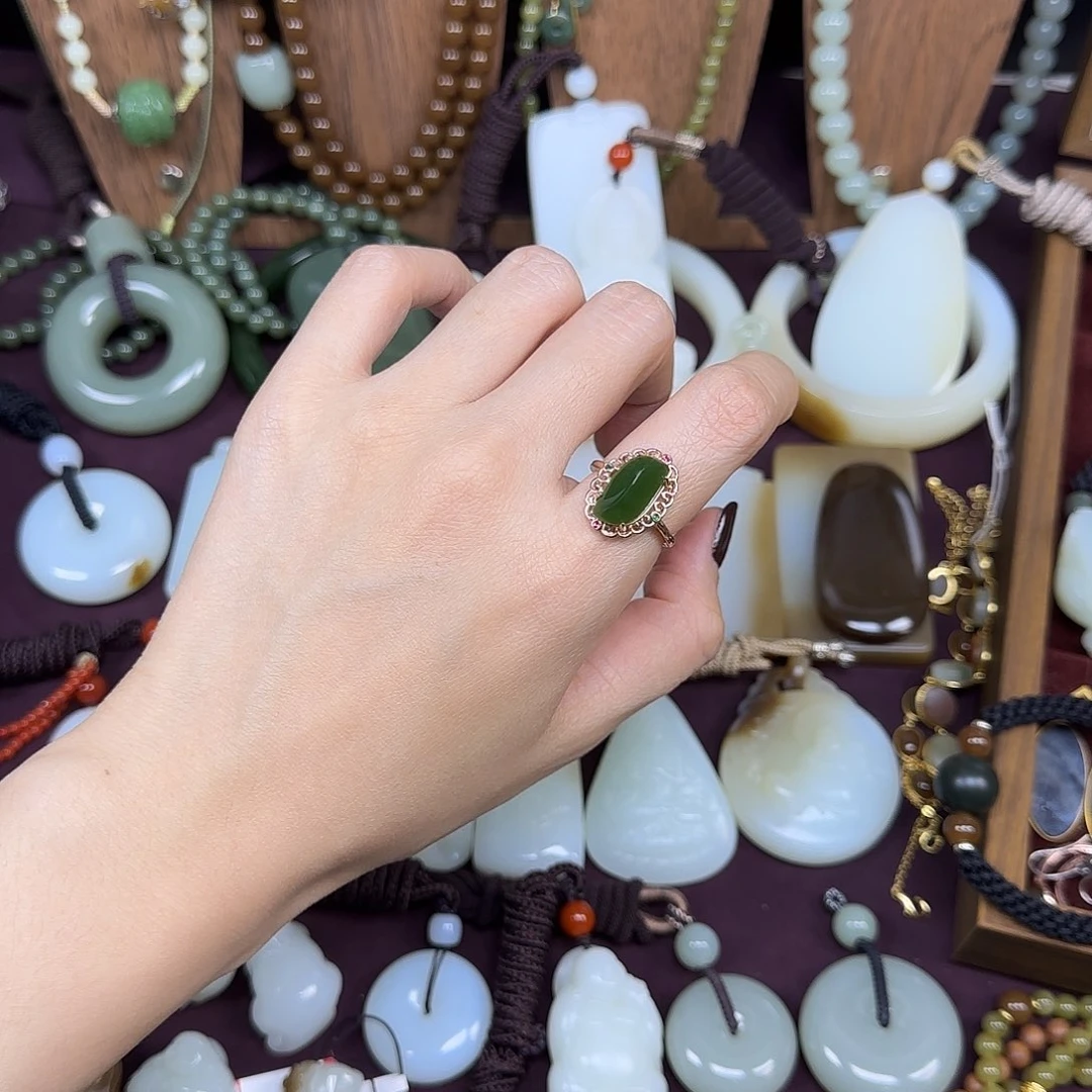 和田玉未镶嵌戒指