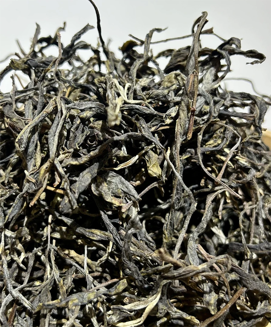 2025年犀牛塘 100克饼茶 生茶