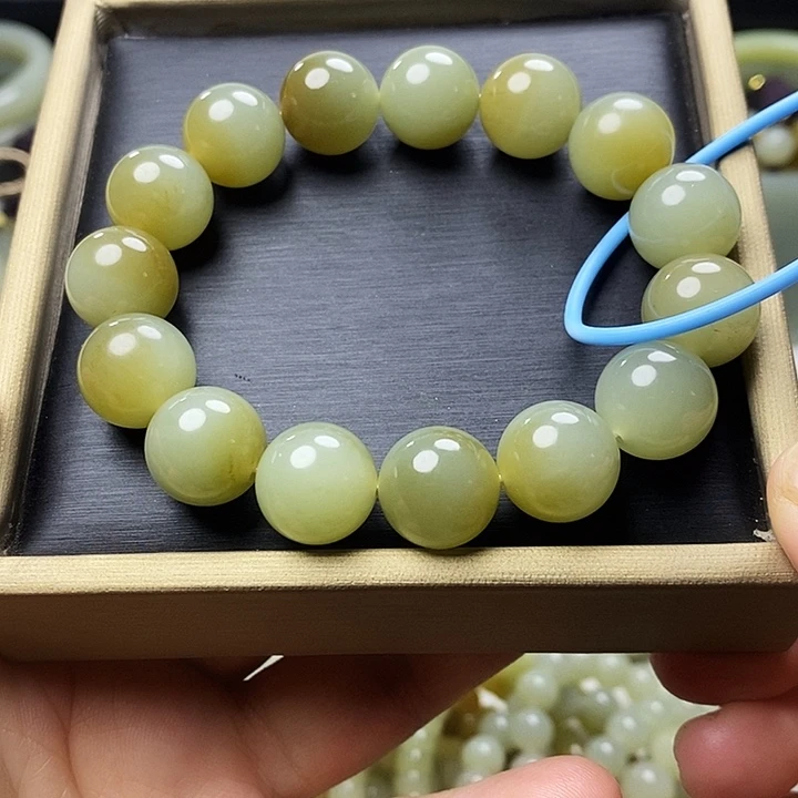 和田玉未镶嵌手链