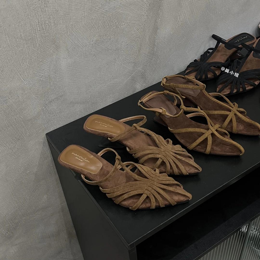 2025夏季新款小众设计感复古尖头跛跟凉鞋时尚百搭法式高跟女鞋