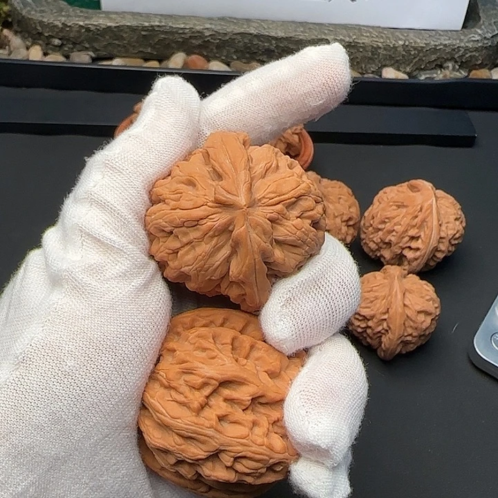 中***人把件桃核红锦鲤25-566