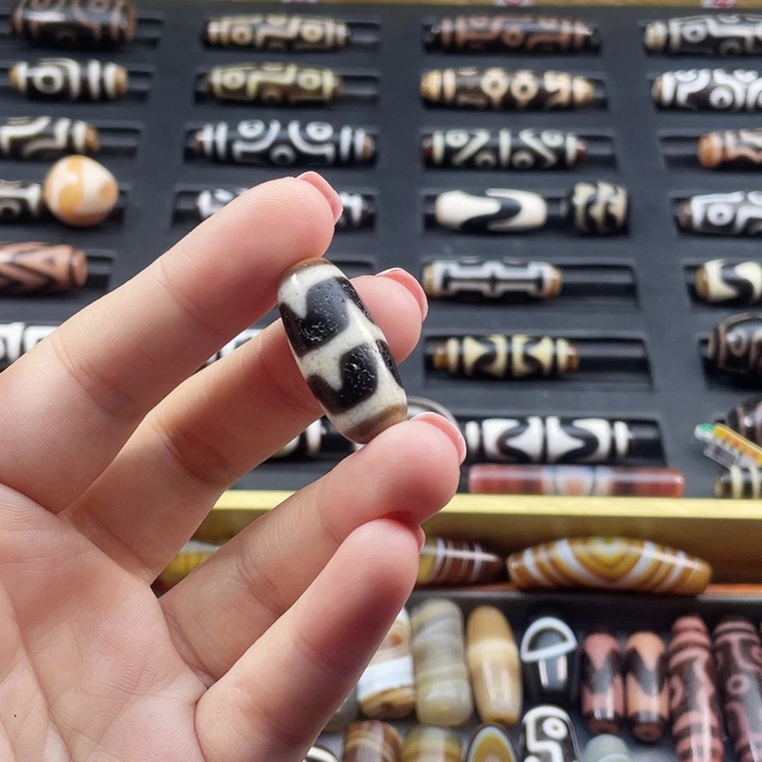 轩***九玛瑙/玉髓未镶嵌颈饰