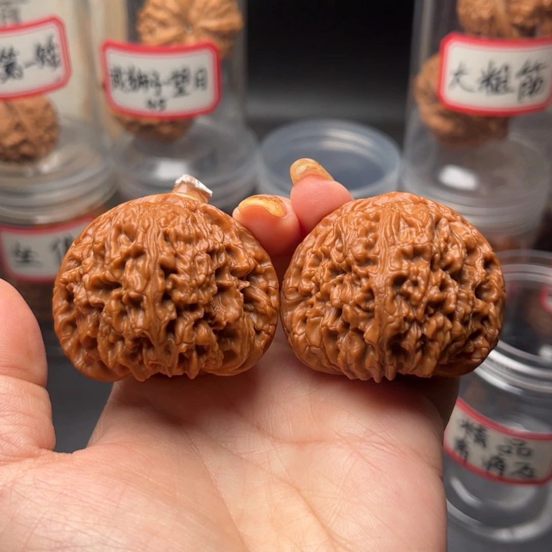 文玩核桃把件45.5精品南疆石