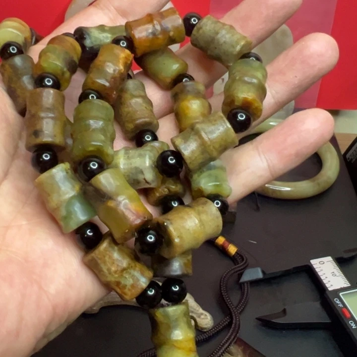 和田玉（糖玉）未镶嵌珠宝奇石