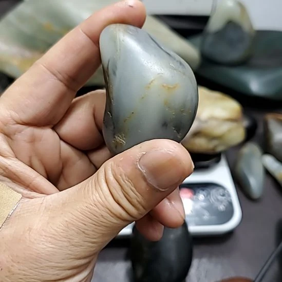 艾****和田玉（糖玉）未镶嵌挂件