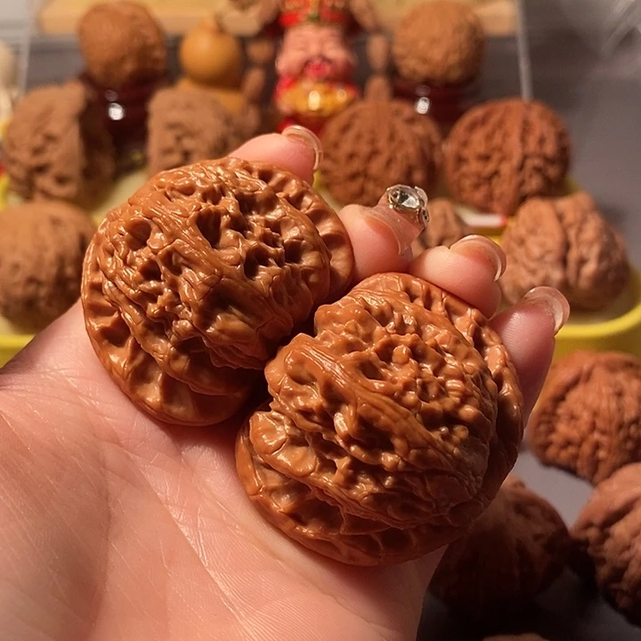 文玩核桃吊坠45精品白狮子