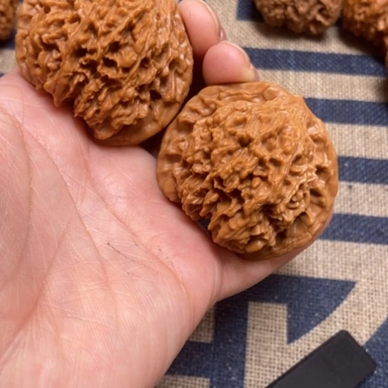 吊坠文玩核桃满天星q47