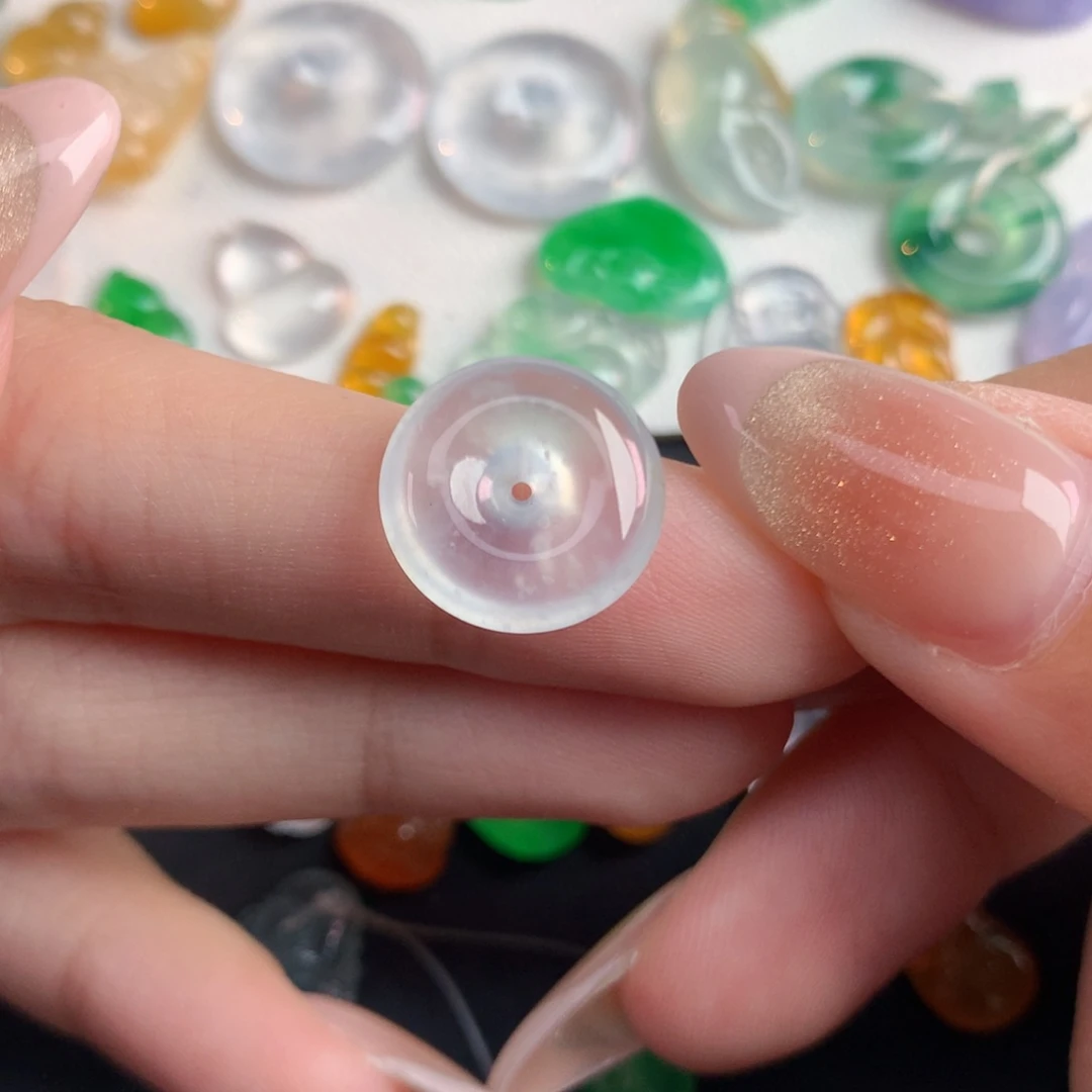 圆***源翡翠裸石13.67/4.01