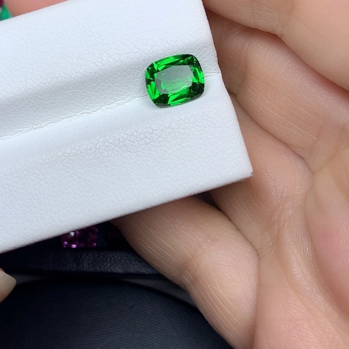 未镶嵌裸石碧玺1.63ct铬碧玺