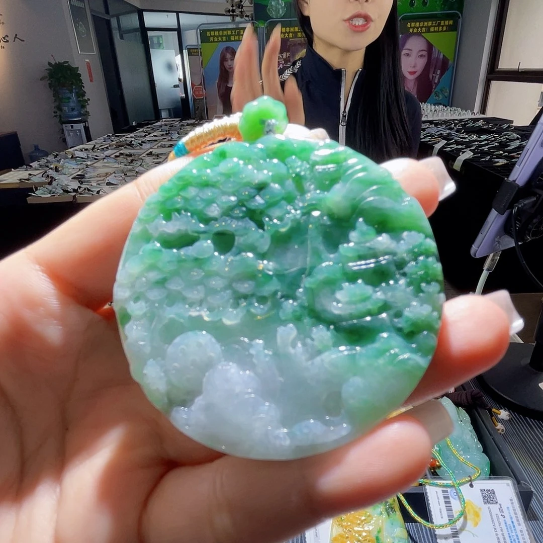 颈饰未镶嵌翡翠一个