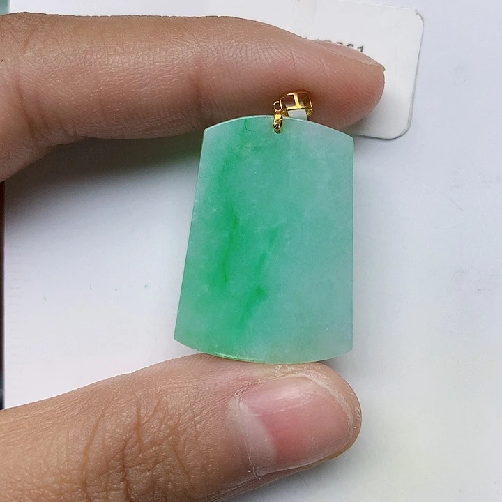 颈饰18K金镶嵌翡翠天然翡翠