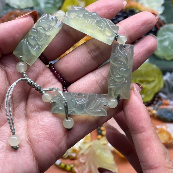 未镶嵌蛇纹石玉颈饰