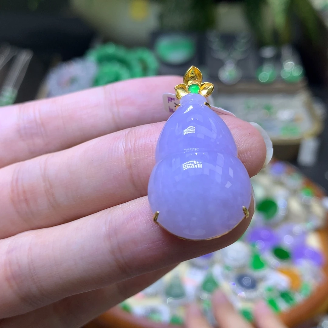 颈饰18K金镶嵌翡翠