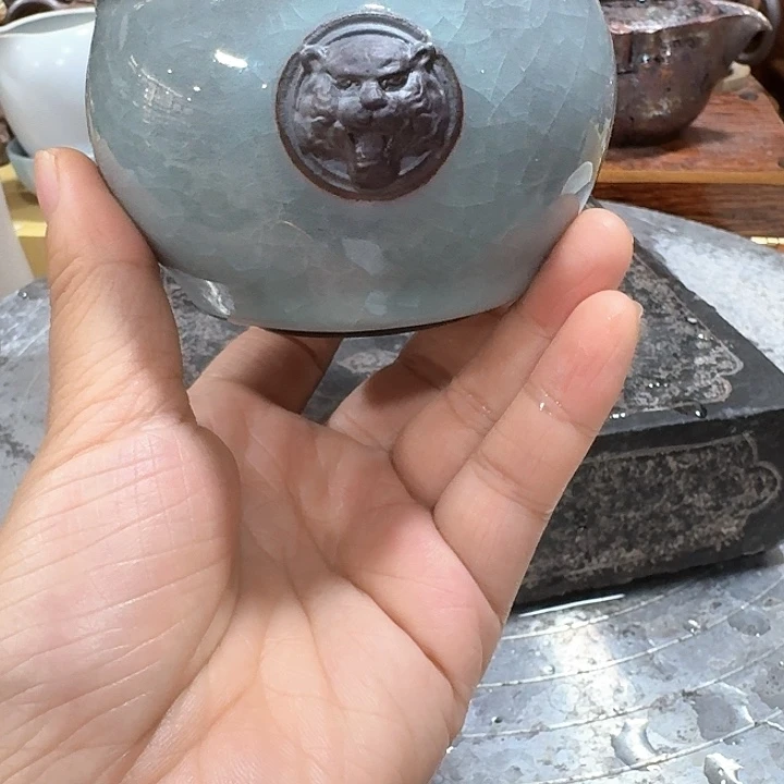 主人一个，瓷。。品茗之^_^
