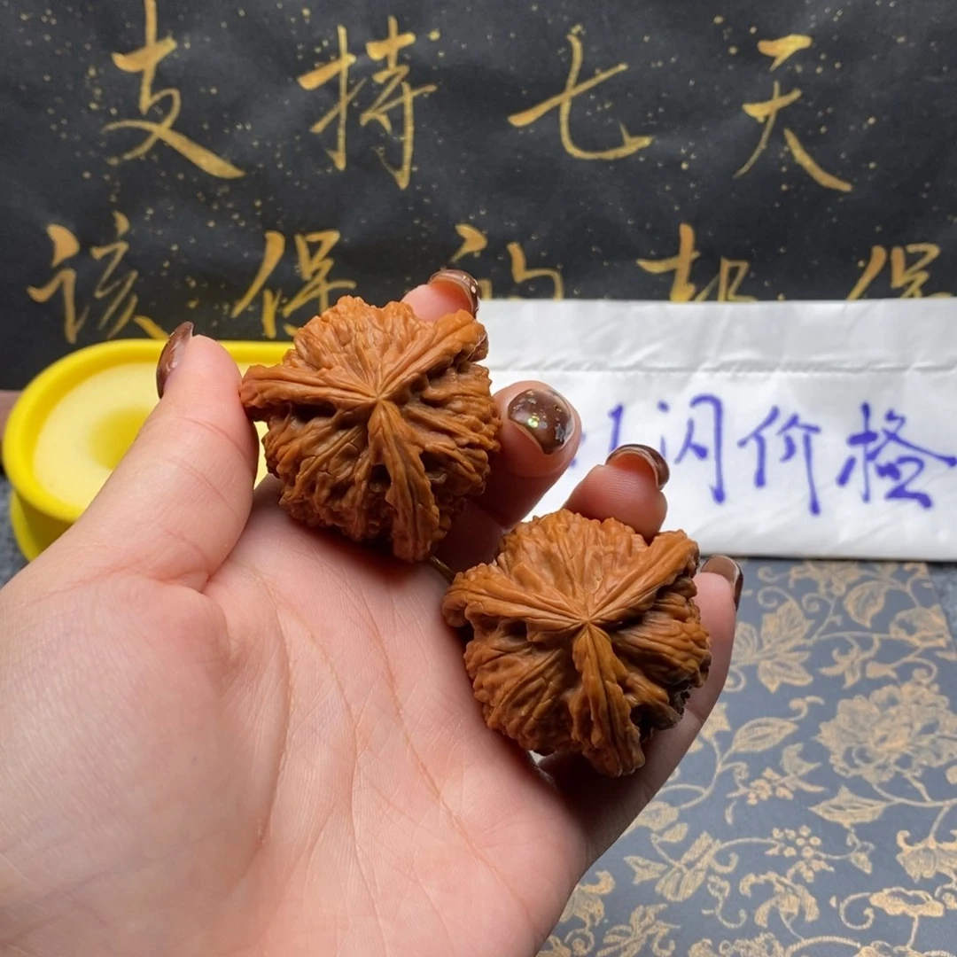 吊坠文玩核桃A*8白狮子