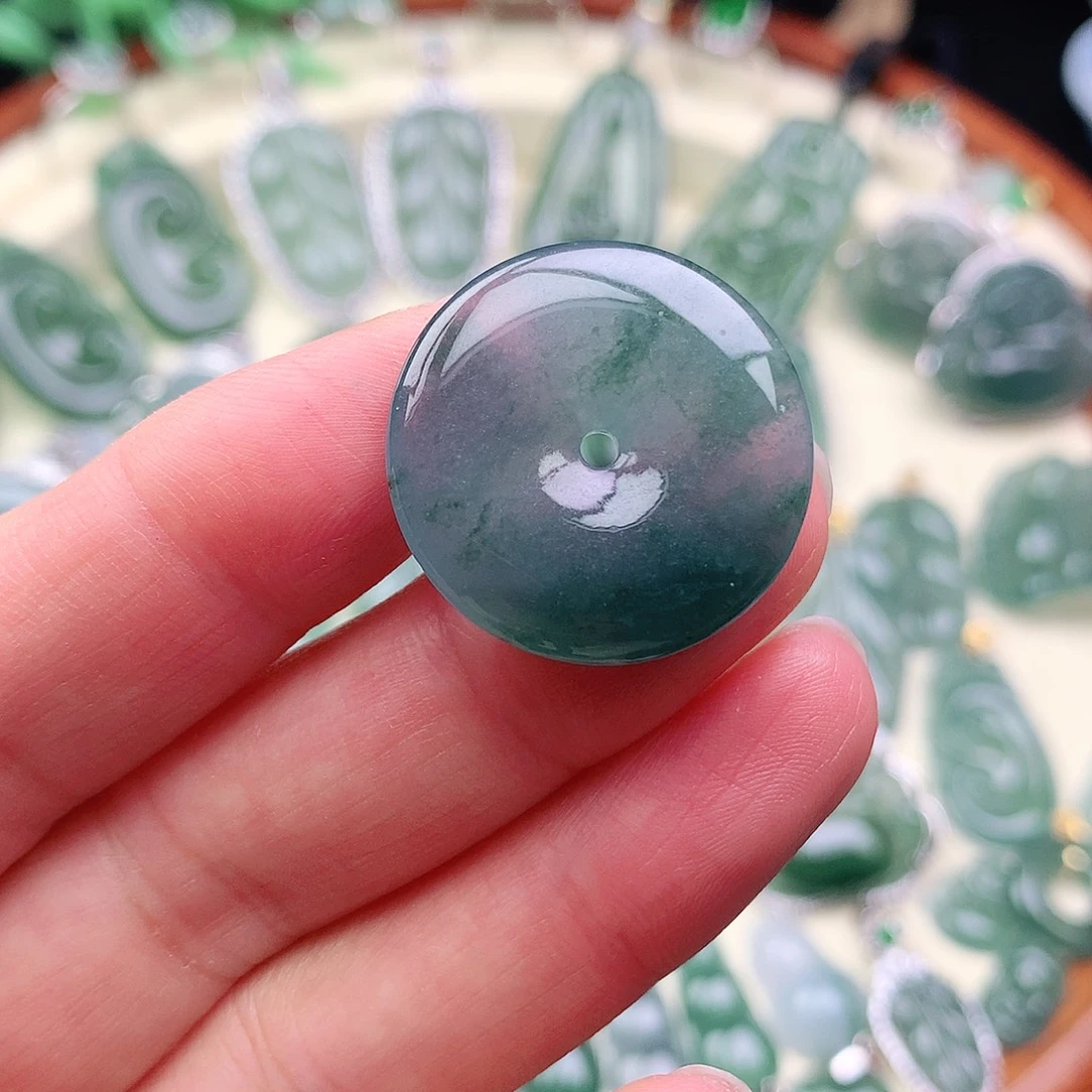 颈饰未镶嵌翡翠吊坠